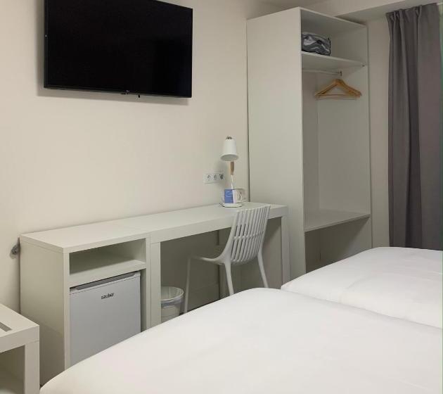اتاق استاندارد سه نفره, Hostal Comfort Suites