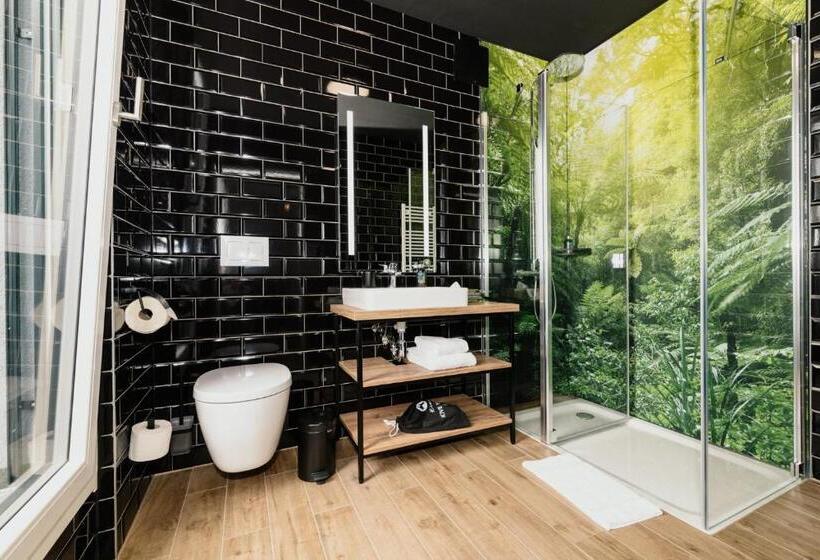 استودیوی لوکس, Rioca Vienna Posto 2