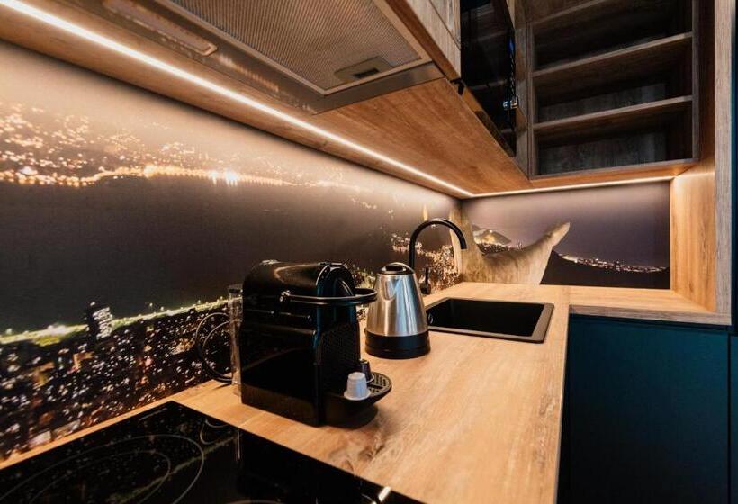 استودیوی لوکس, Rioca Vienna Posto 2