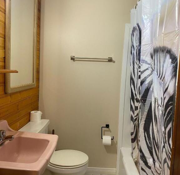 اتاق استاندارد یک نفره, Hillcrest Motel