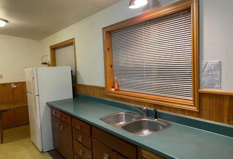 اتاق استاندارد, Hillcrest Motel