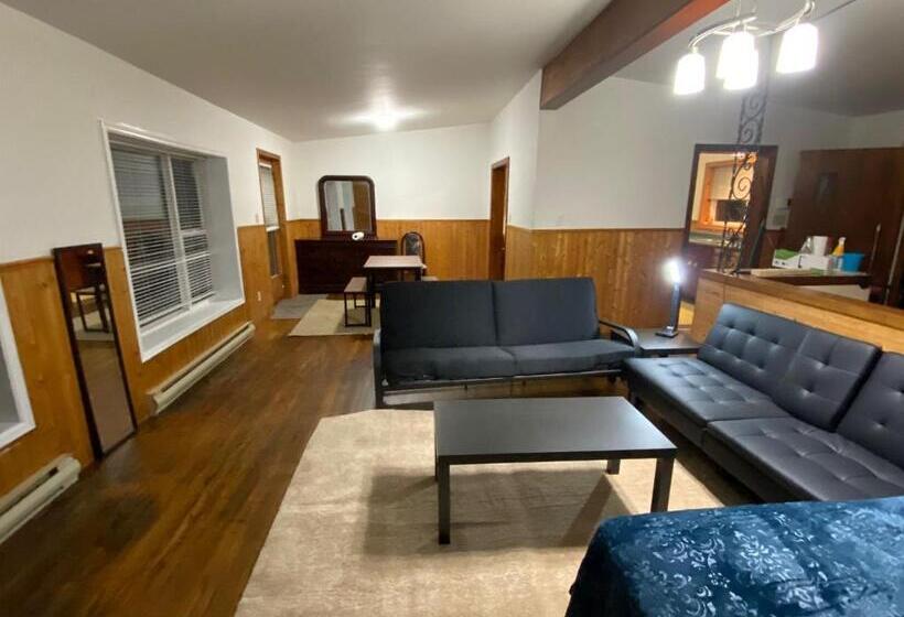 اتاق استاندارد, Hillcrest Motel