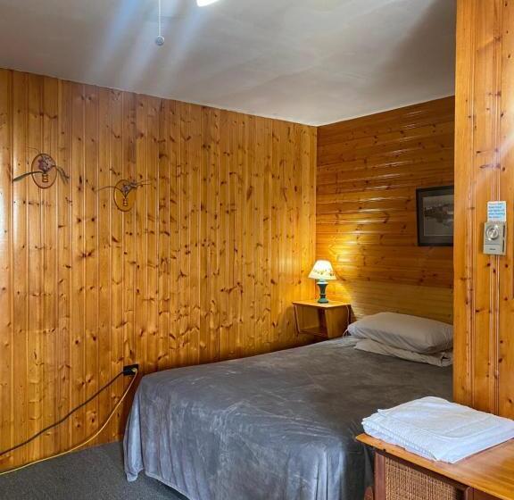 اتاق استاندارد یک نفره, Hillcrest Motel