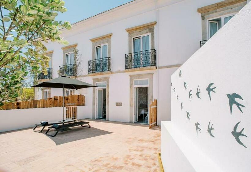 سوییت سوپریور, Colégio Charm House
