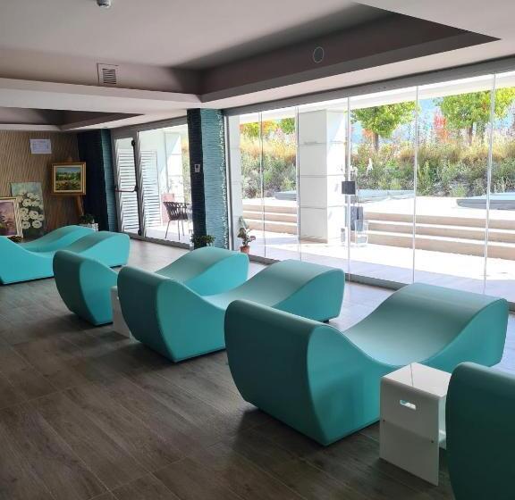 سوییت, Kairos Resort & Spa