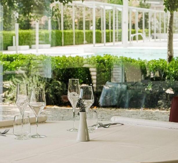 اتاق خانوادگی, Kairos Resort & Spa