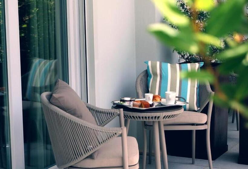 سوییت, Kairos Resort & Spa