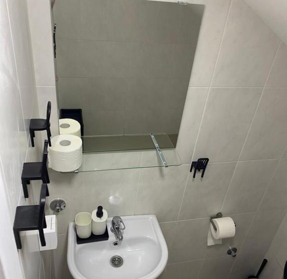 اتاق استاندارد, Omis Rooms