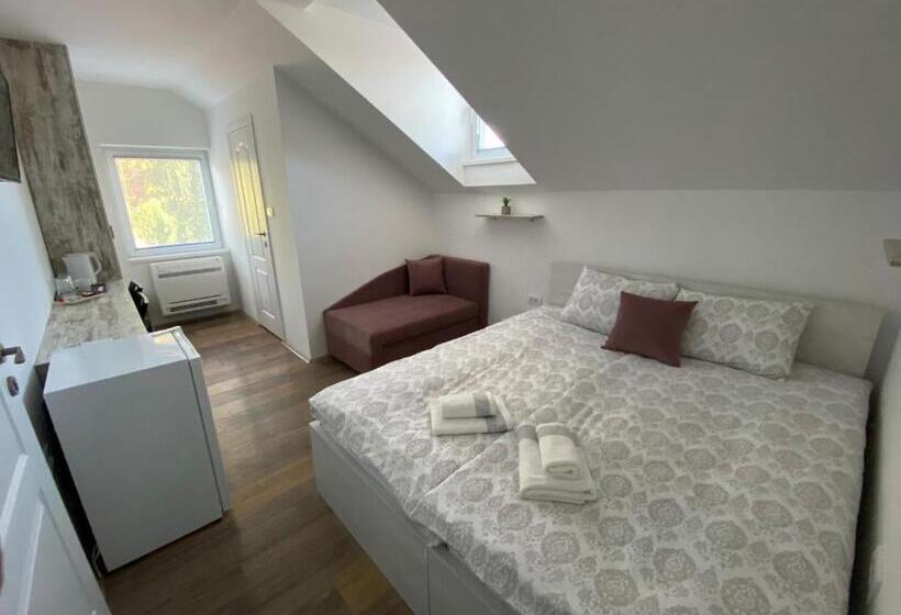 اتاق استاندارد, Omis Rooms