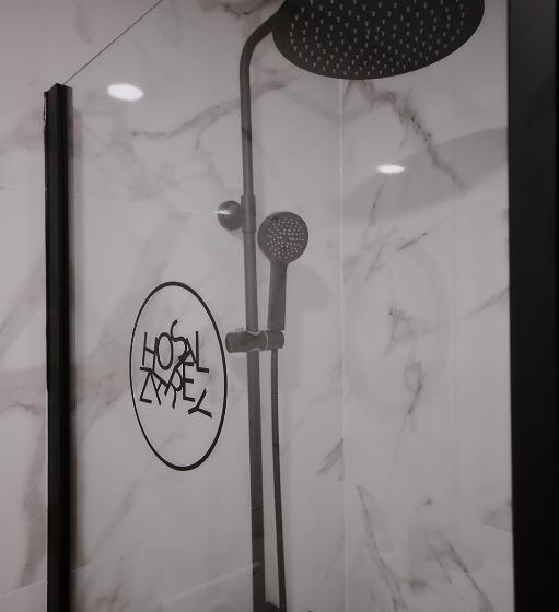 اتاق استاندارد, Zarey Hostel