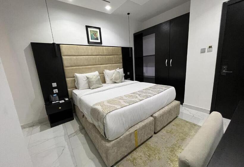 سوییت جونیور با بالکن, Riviera Hotel, Apartments & Resorts