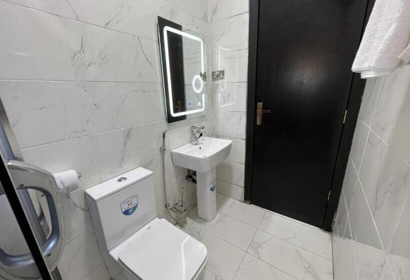 سوییت جونیور با بالکن, Riviera Hotel, Apartments & Resorts