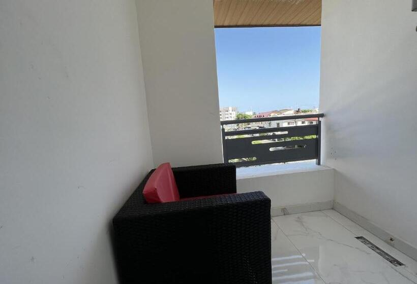 سوییت جونیور با بالکن, Riviera Hotel, Apartments & Resorts