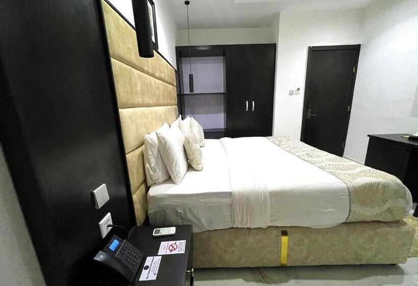 سوییت جونیور با بالکن, Riviera Hotel, Apartments & Resorts