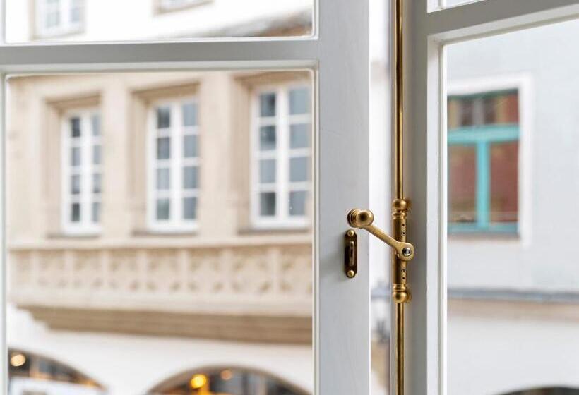 سوییت جونیور, Altstadthotel Der Patrizier