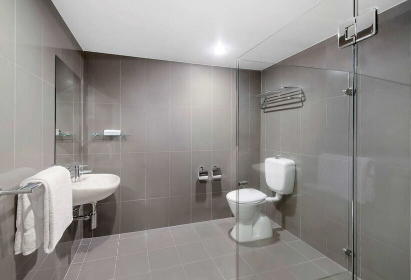 استودیوی پریمیوم, Adina Serviced Apartments Canberra, Dickson