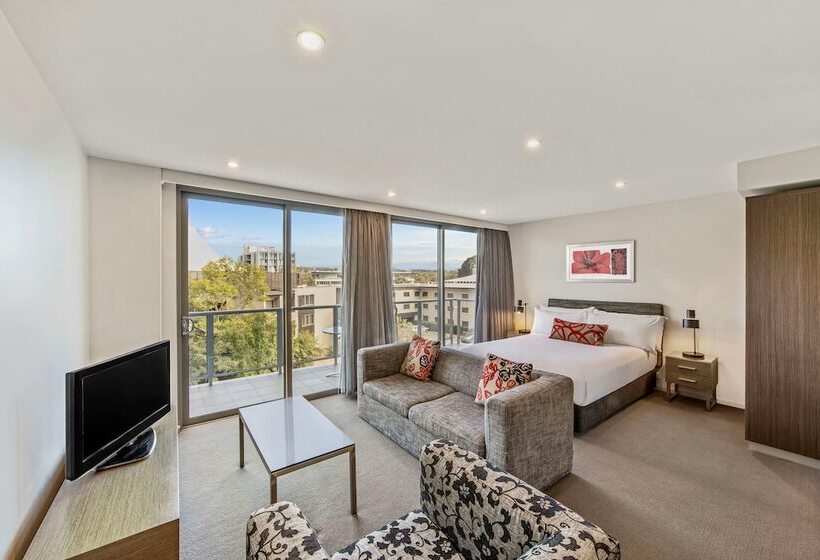 استودیوی پریمیوم, Adina Serviced Apartments Canberra, Dickson