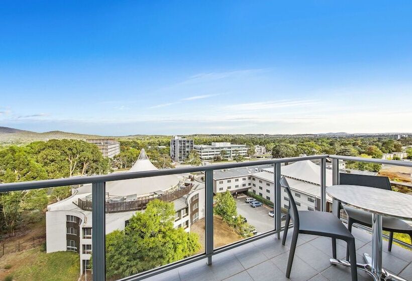 استودیوی پریمیوم, Adina Serviced Apartments Canberra, Dickson
