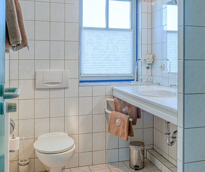 اتاق استاندارد, Alter Landsitz Sommerstorf