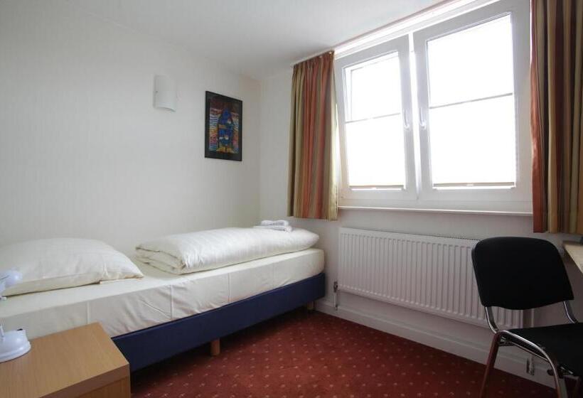 اتاق عادی یک تخته, Baltic Hotel Lübeck