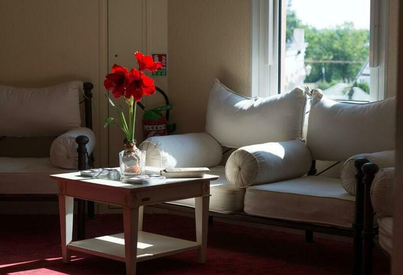 اتاق استاندارد سه نفره, Brit Hotel Du Perche