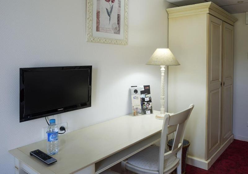 اتاق استاندارد یک نفره, Brit Hotel Du Perche
