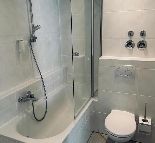 اتاق سوپریور چهار تخته, Dk Hotel Deutscher Kaiser