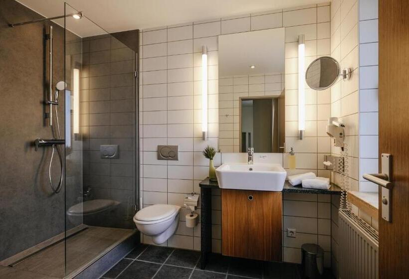 اتاق استاندارد یک نفره, Global Inn