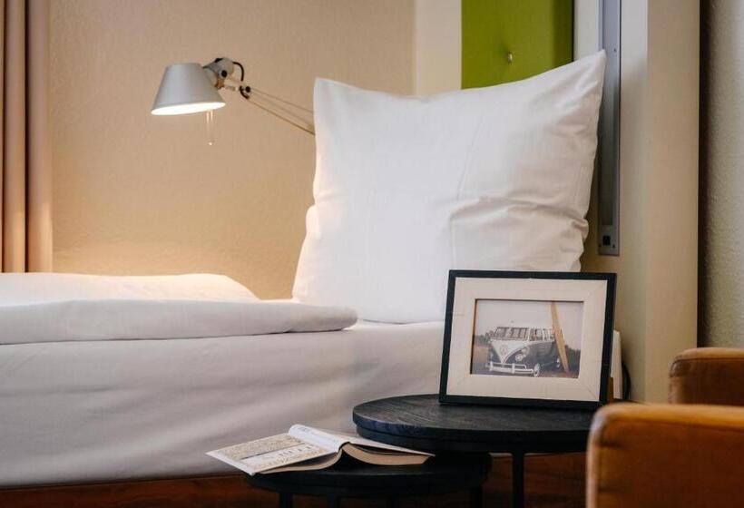 اتاق استاندارد یک نفره, Global Inn