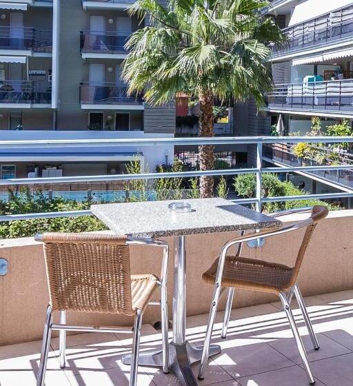 اتاق سوپریور با بالکن, Ibis Roquebrune Cap Martin Menton