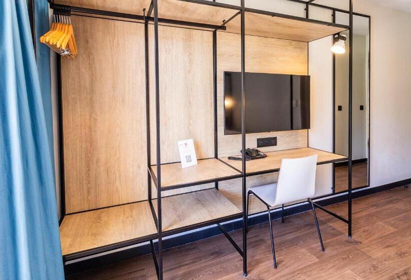 اتاق سوپریور با بالکن, Ibis Roquebrune Cap Martin Menton