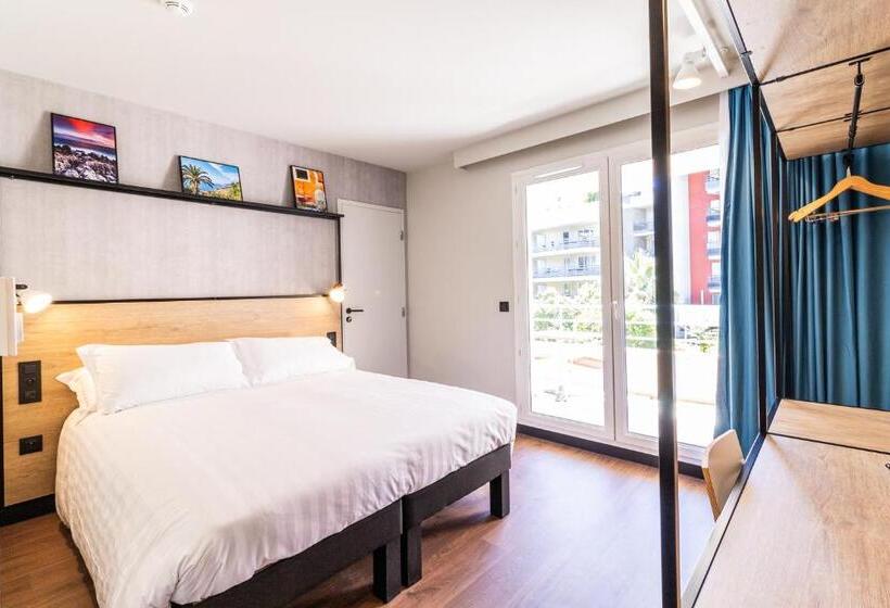 اتاق سوپریور با بالکن, Ibis Roquebrune Cap Martin Menton