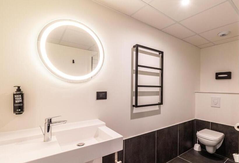اتاق سوپریور با بالکن, Ibis Roquebrune Cap Martin Menton
