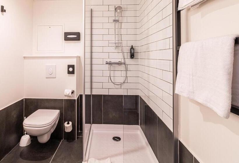 اتاق سوپریور با بالکن, Ibis Roquebrune Cap Martin Menton
