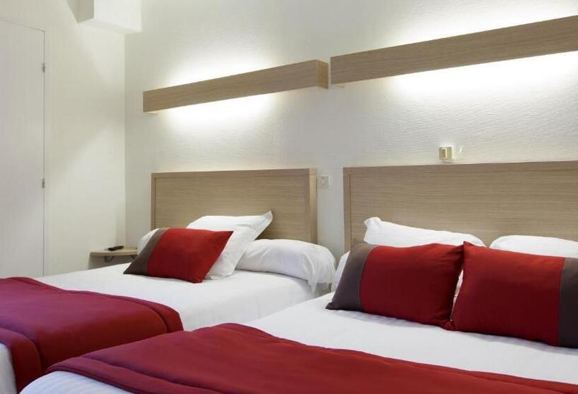 اتاق استاندارد سه نفره, Logis Hotel Chateaubriand