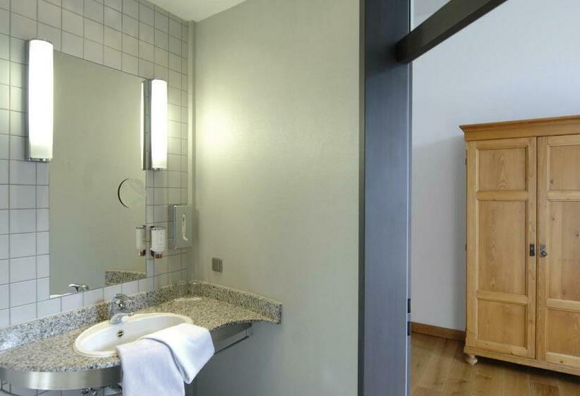 اتاق اکونومی, Mutterhaus Düsseldorf