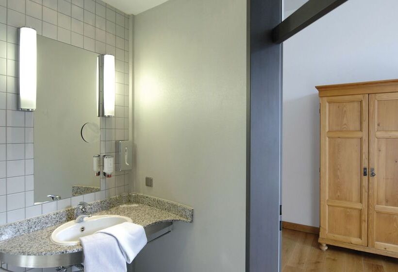اتاق کلاس بیزنس, Mutterhaus Düsseldorf