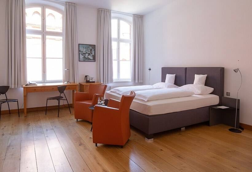 اتاق کلاس بیزنس, Mutterhaus Düsseldorf