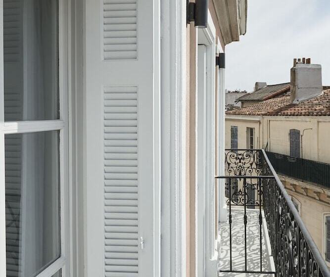 Superior Room with Balcony, Saint Louis