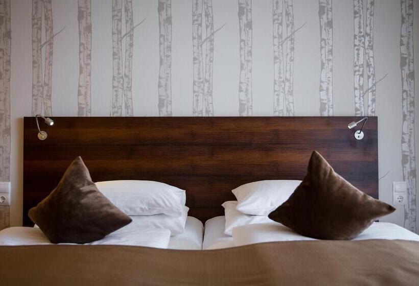 Superior room with lake view, Das Seepark Wörthersee Resort