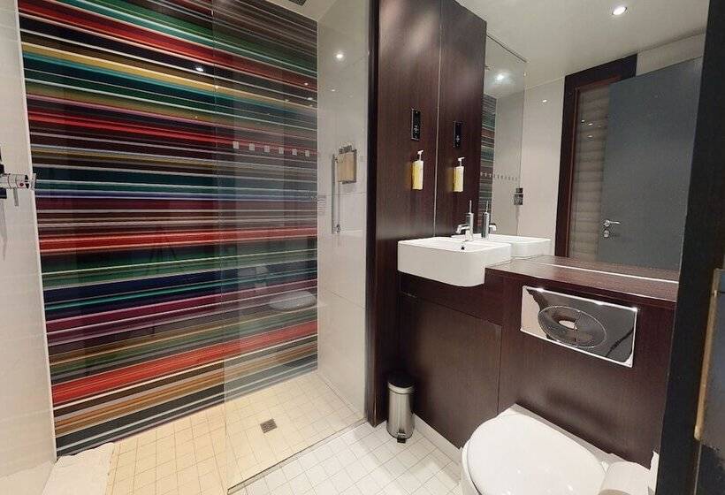 اتاق استاندارد, Village Hotel Solihull