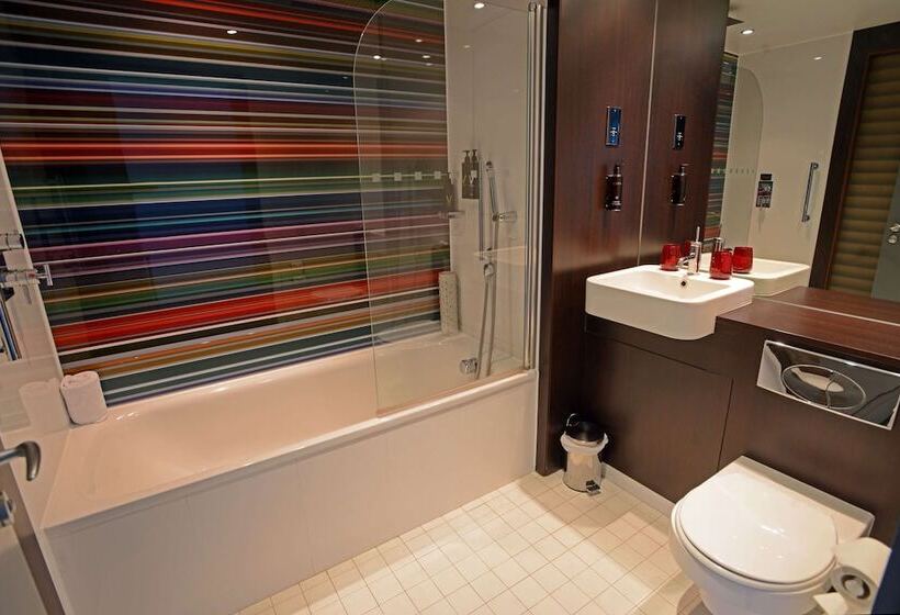 اتاق استاندارد, Village Hotel Solihull