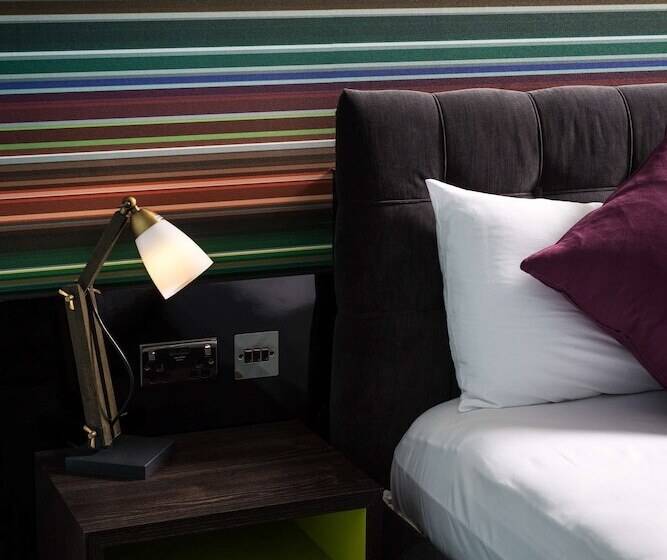 اتاق استاندارد, Village Hotel Solihull