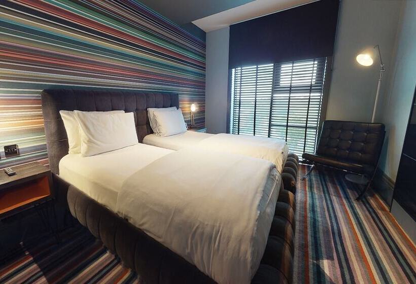 اتاق استاندارد, Village Hotel Solihull