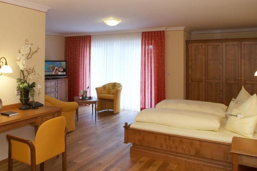سوییت جونیور لوکس, Garden & Spa Hotel Das Götzfried