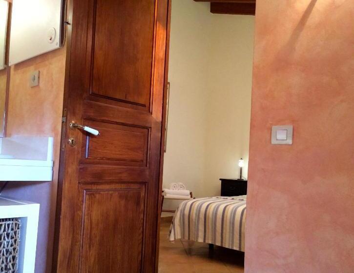 اتاق استاندارد, Petit Hotel Alaro