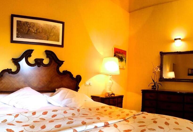 سوییت سوپریور, Petit Hotel Alaro