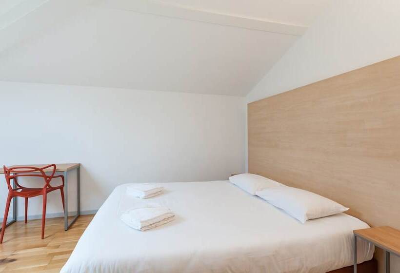 스탠다드 스튜디오, Residhotel Vieux Port