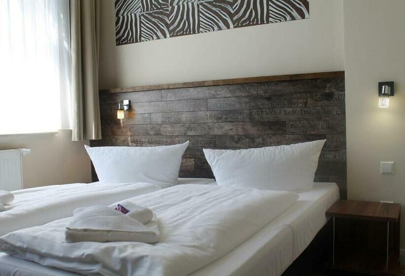 اتاق استاندارد یک نفره, Boutique Hotel Schwarzer Baer