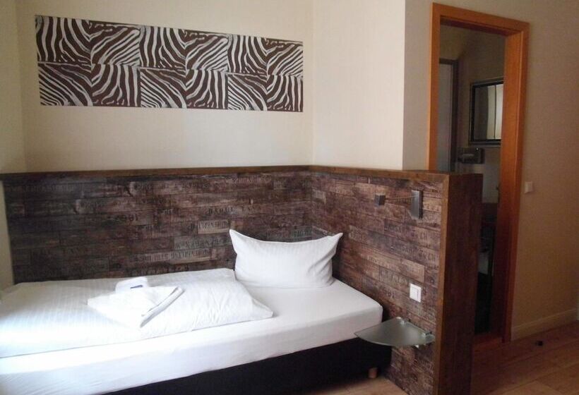 اتاق استاندارد یک نفره, Boutique Hotel Schwarzer Baer